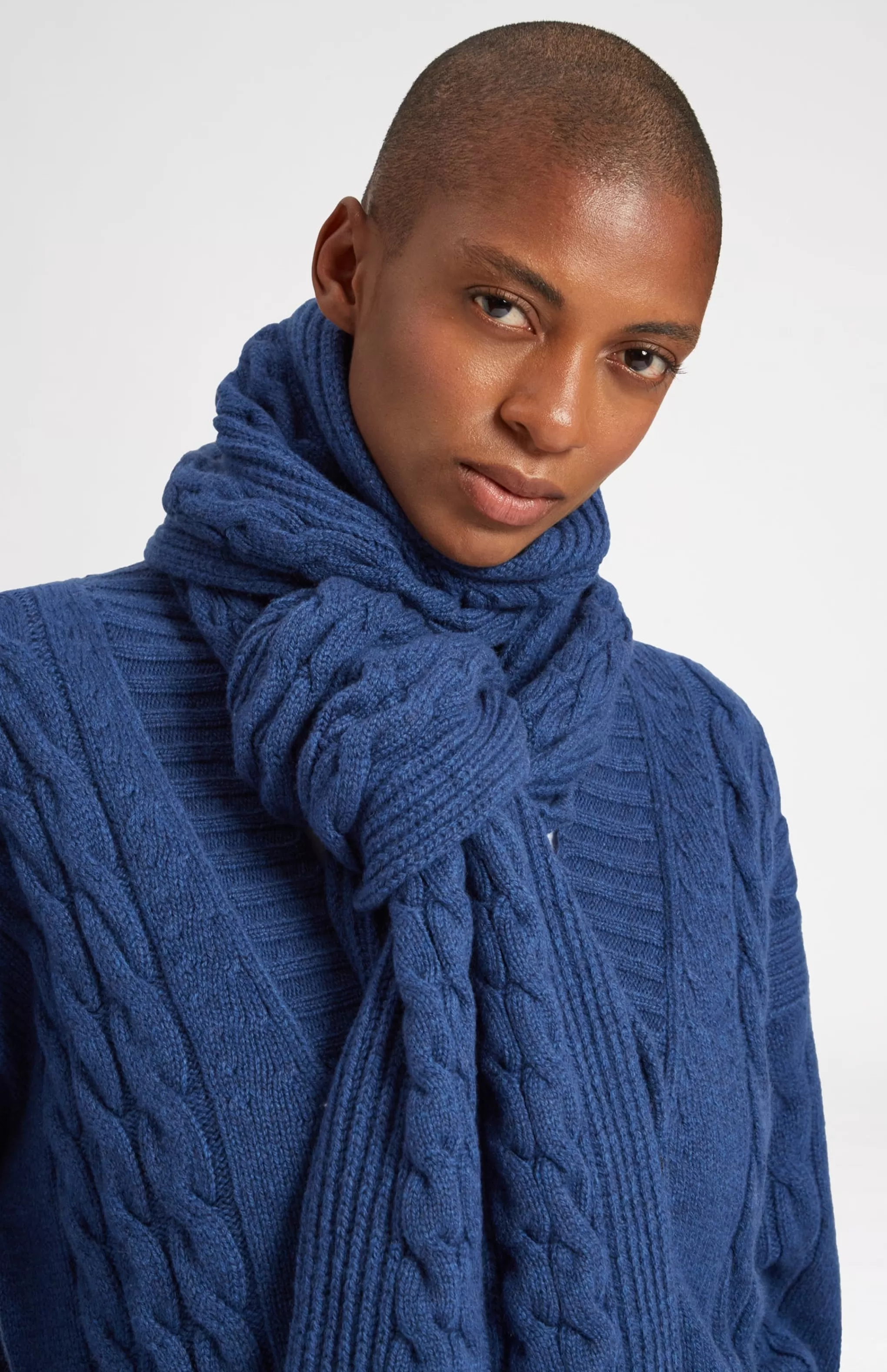 New All Over Rib And Cable Detail Scarf In Storm Blue Men Made in Scotland