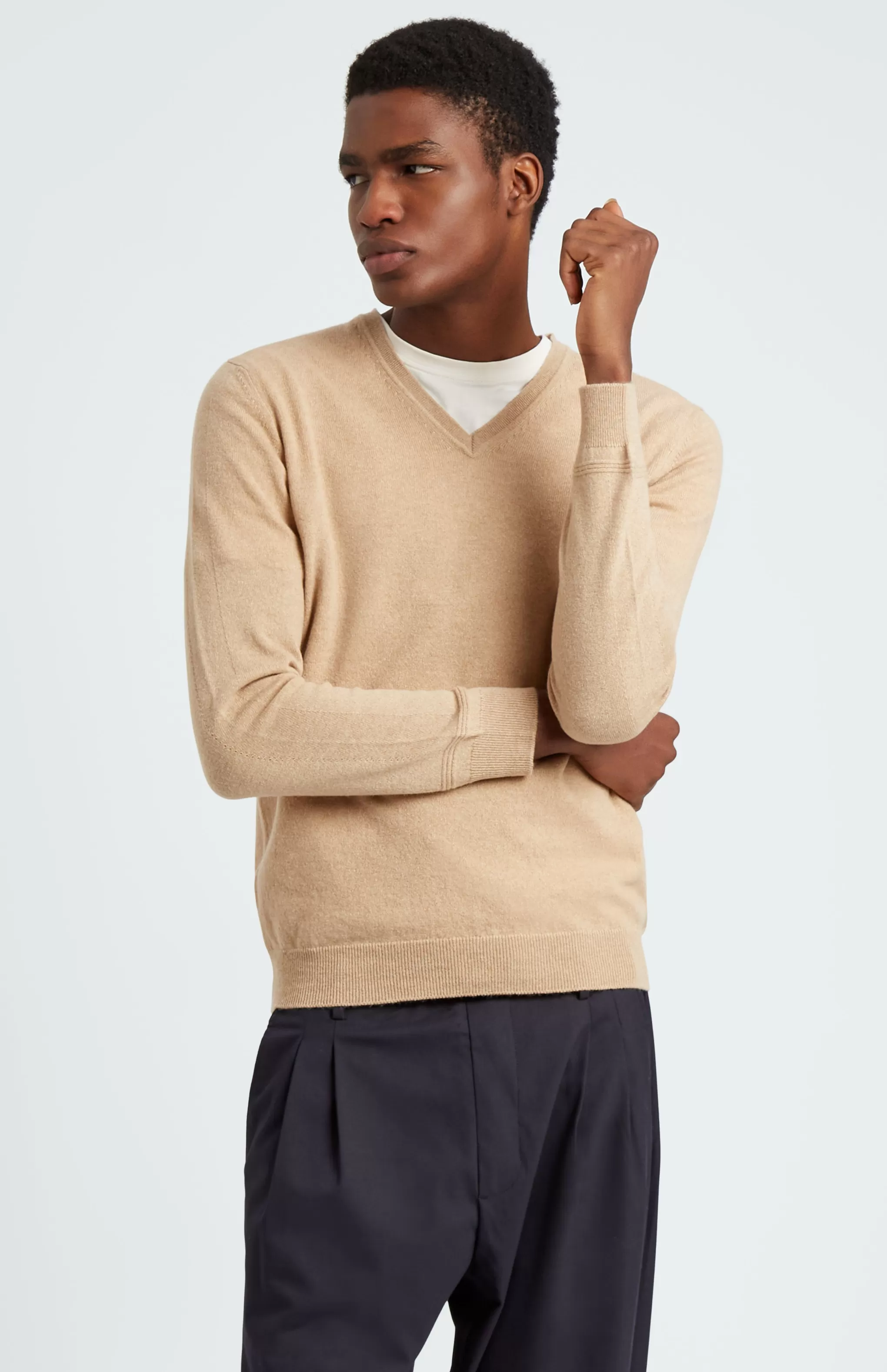 Fashion Classic V Neck Cashmere Jumper In Sand Men Classic Cashmere