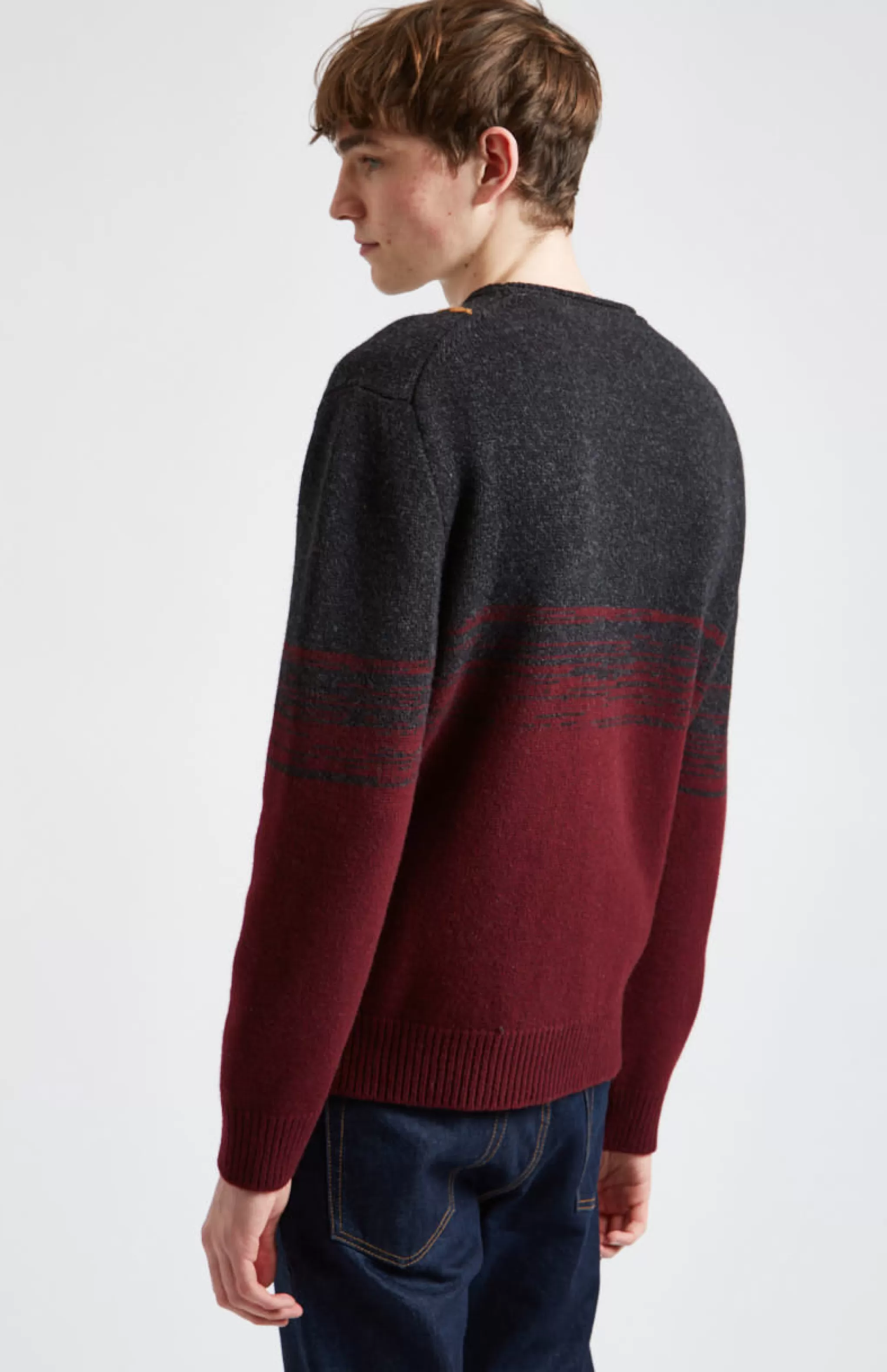 Store Lambswool Round Neck Jumper With Argyle Pattern And Degrade Effect In Charocal And Dark Claret Men Jumpers