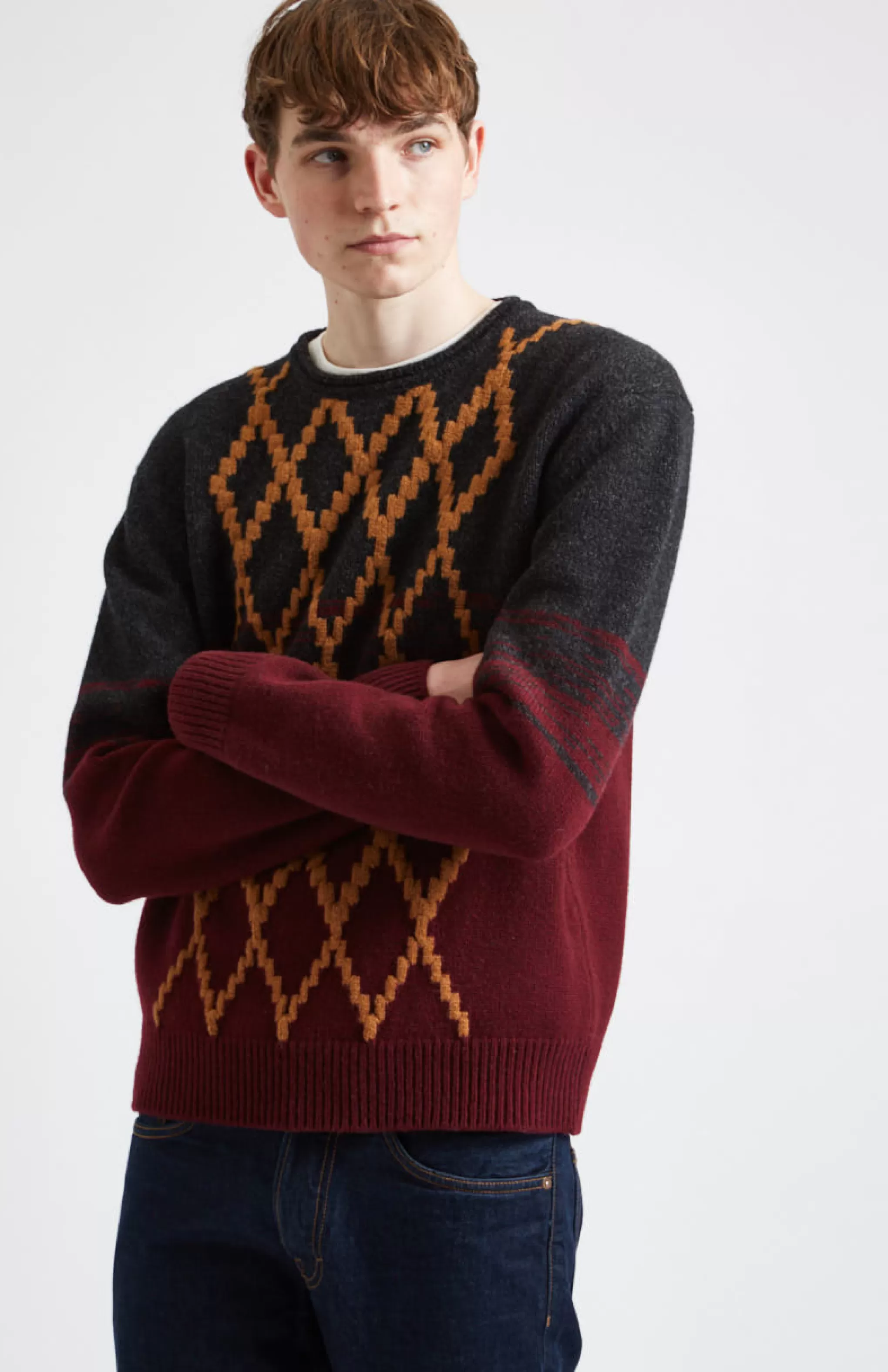 New Lambswool Round Neck Jumper With Argyle Pattern And Degrade Effect In Charocal And Dark Claret Men Round Neck Knits