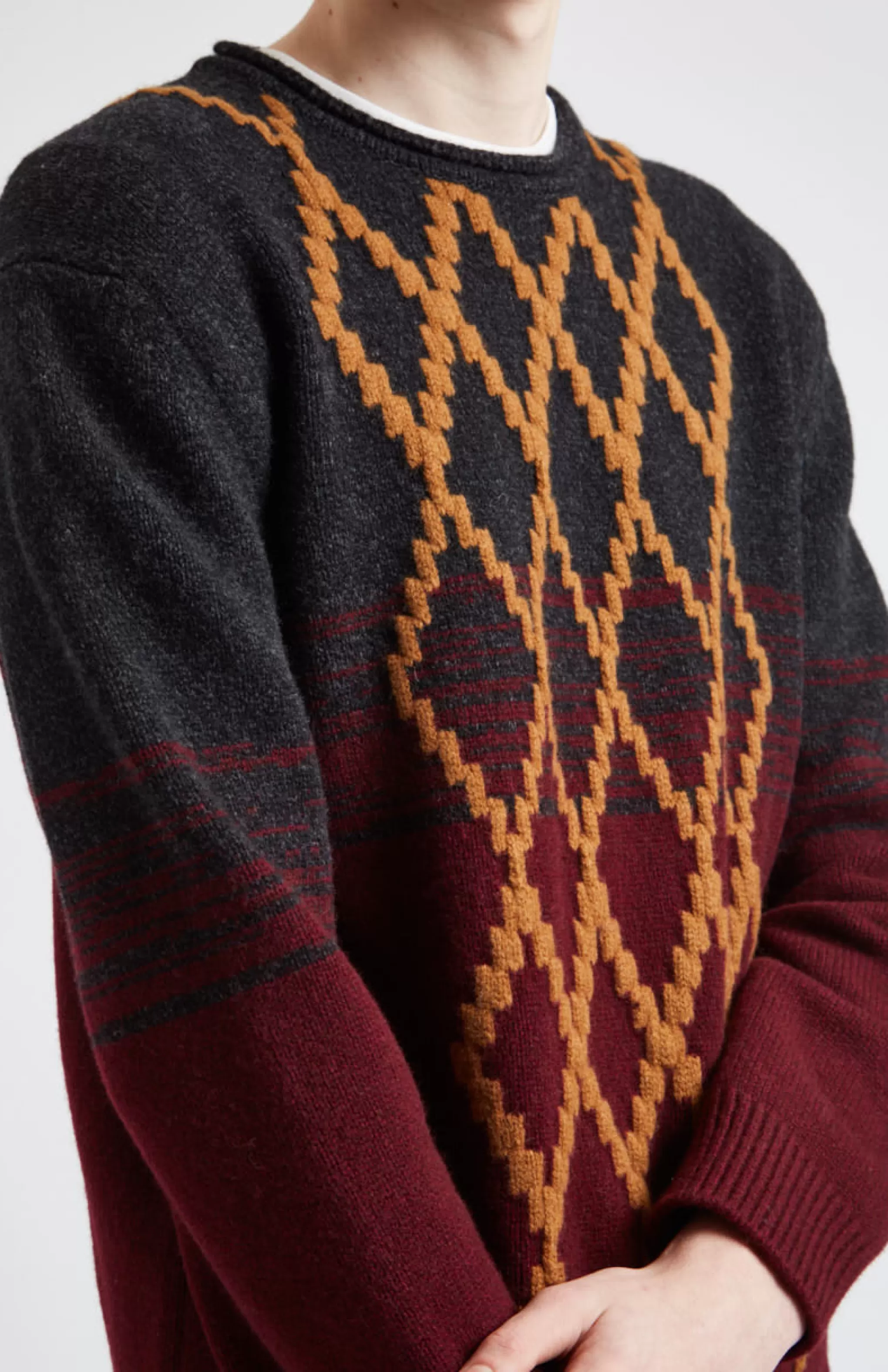 New Lambswool Round Neck Jumper With Argyle Pattern And Degrade Effect In Charocal And Dark Claret Men Round Neck Knits