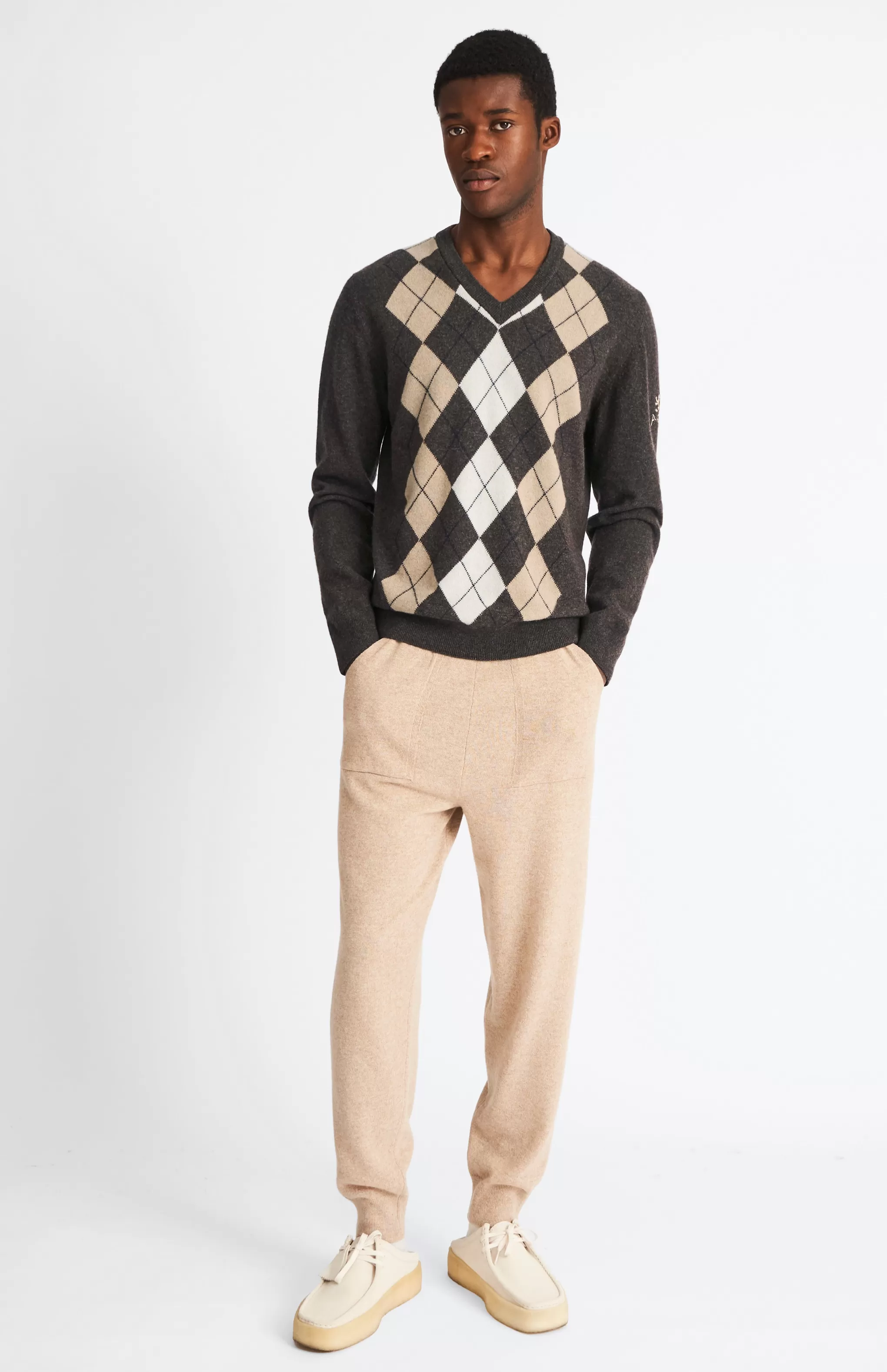 Clearance Men's V Neck Centre Argyle Lambswool Jumper In Dark Brown / Camel Men Medium Weight Knits