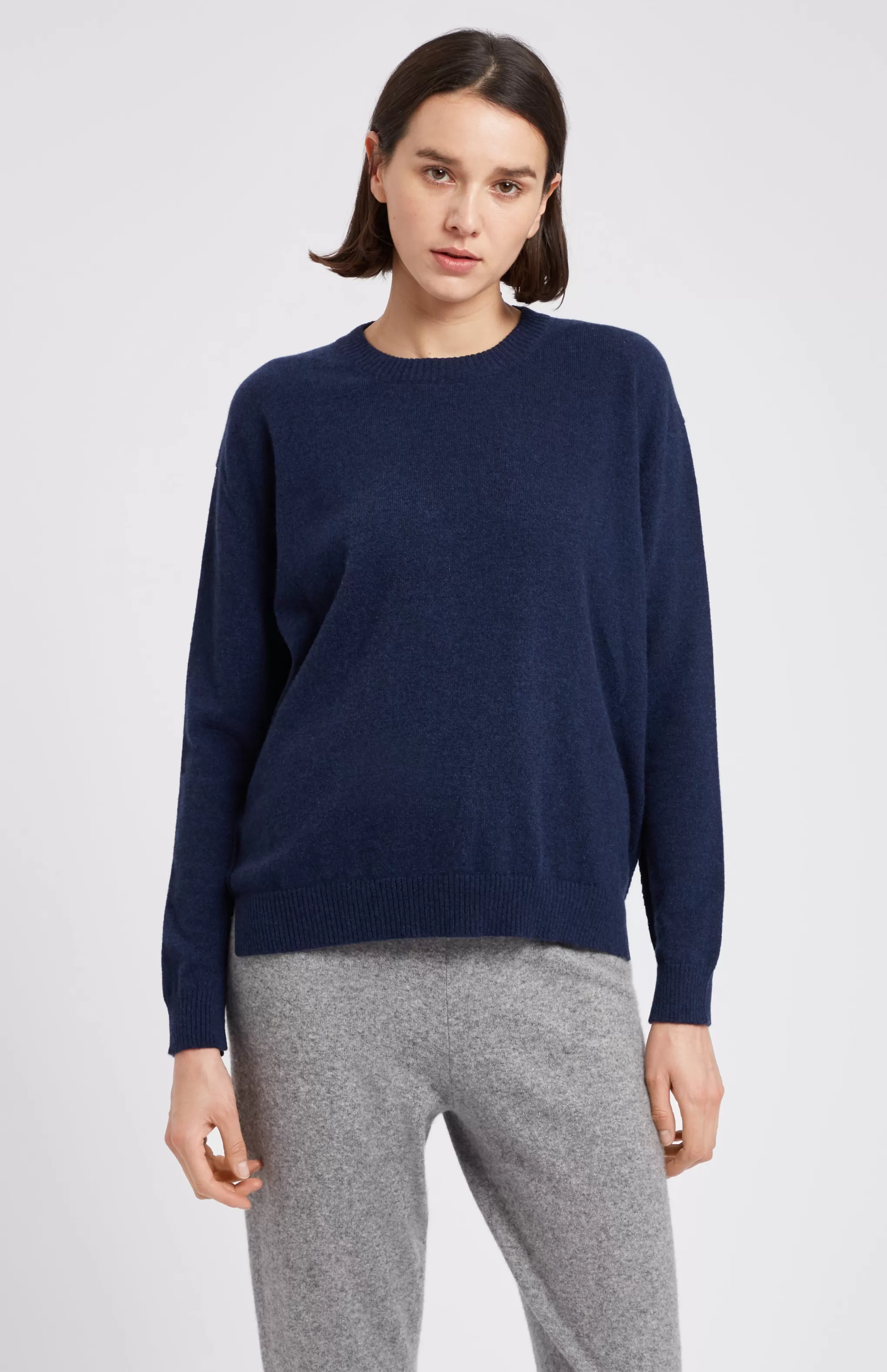 Store Round Neck Cashmere Jumper In Inkwell Men/Women Classic Cashmere