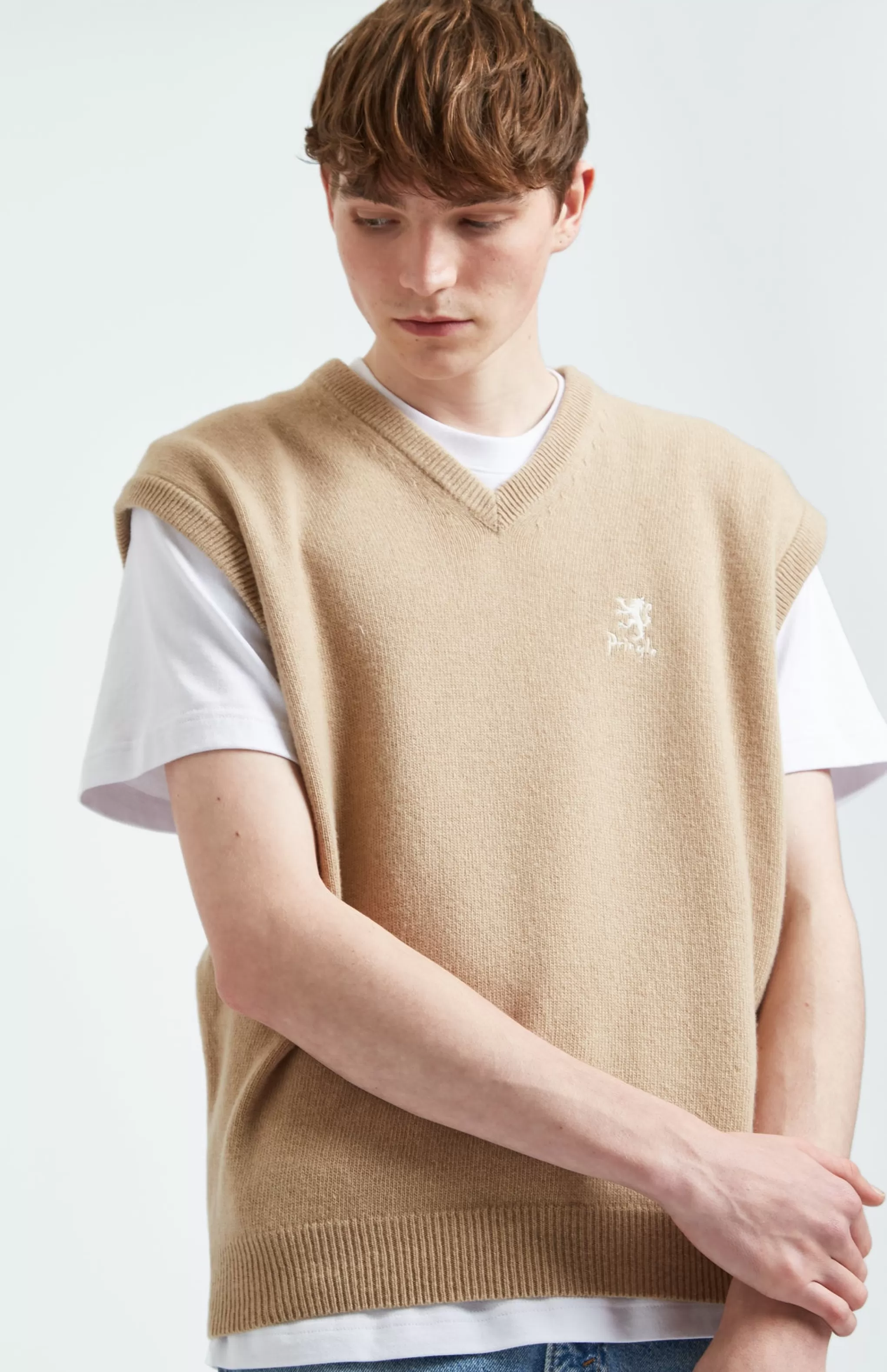 Outlet V Neck Sleeveless Jumper In Camel With Contrasting Lion Logo Men/Women Vests