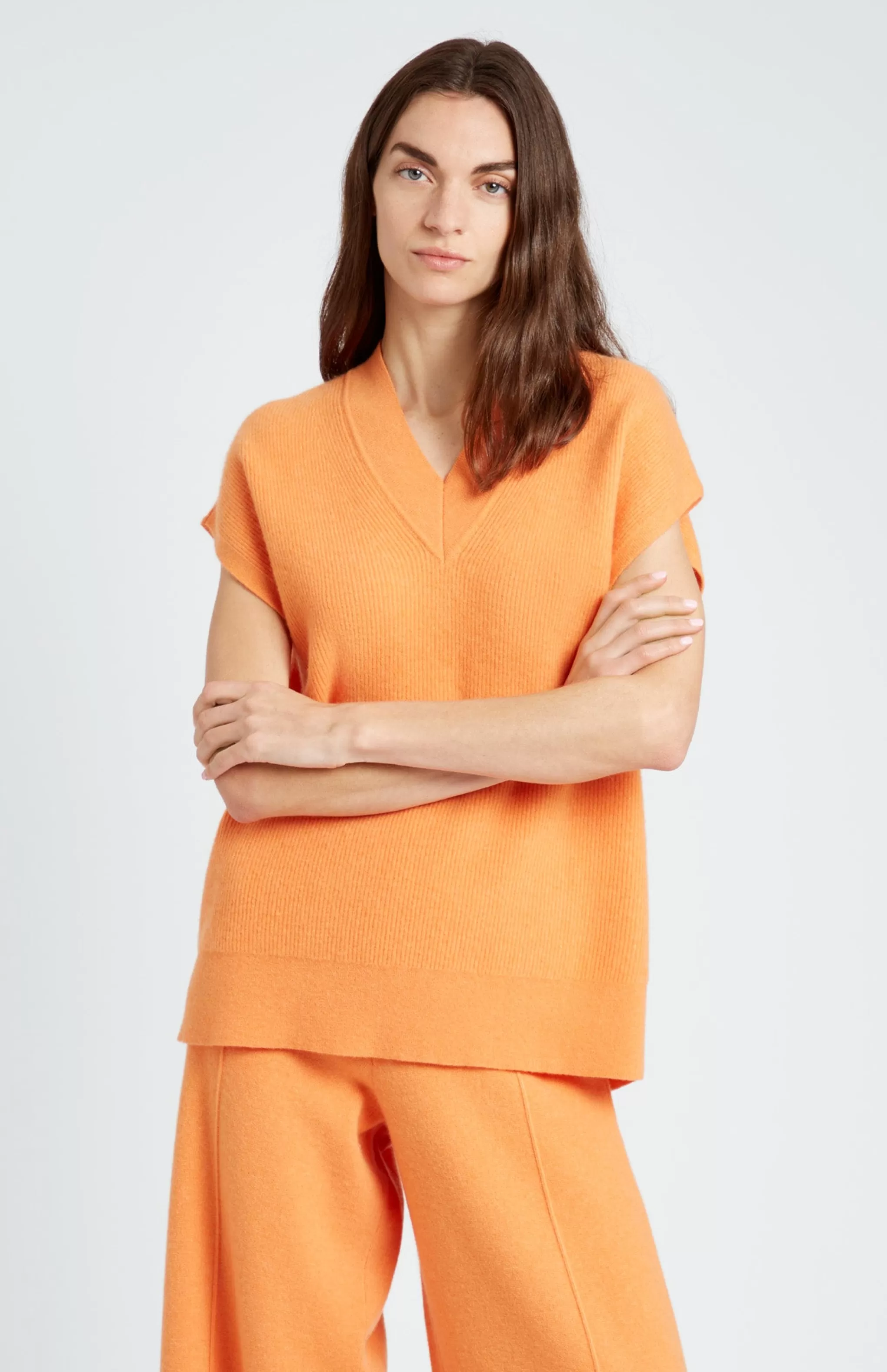 Flash Sale Women's Cashmere Blend V Neck Sleeveless Jumper In Burnt Orange Men/Women Loungewear