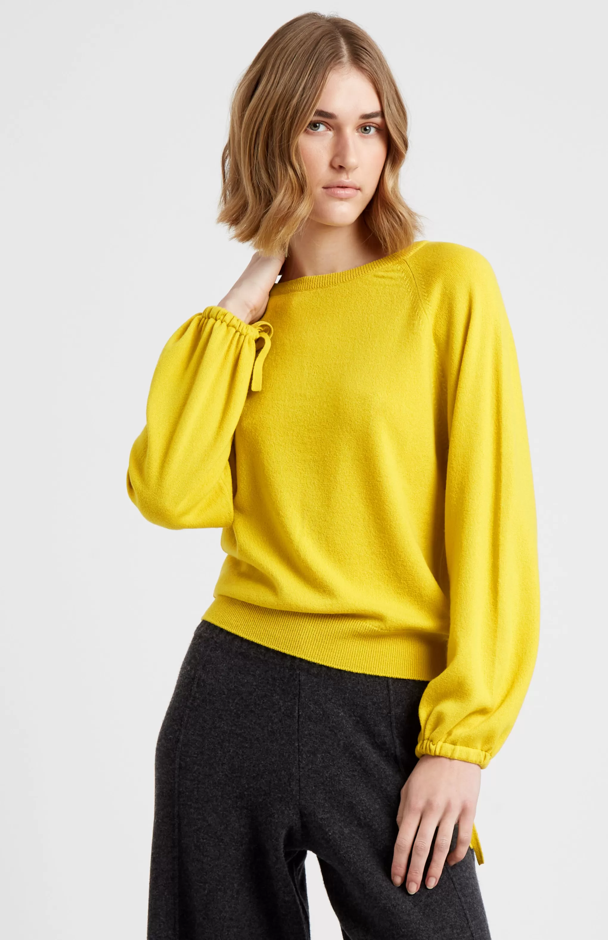 Outlet Women's Lightweight Round Neck Cashmere Jumper In Bright Yellow Men/Women Classic Cashmere