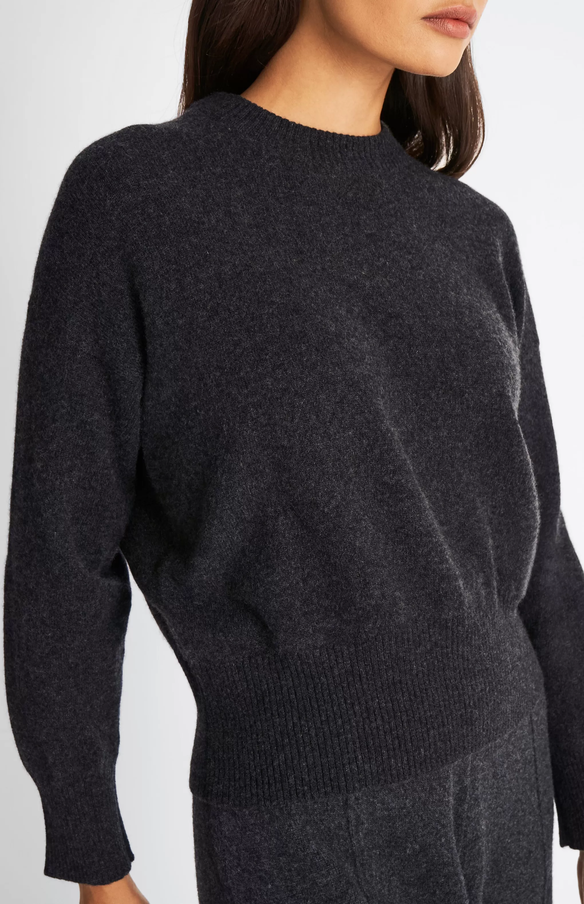 Best Sale Women's Lightweight Round Neck Cashmere Jumper In Charcoal Men/Women Classic Cashmere
