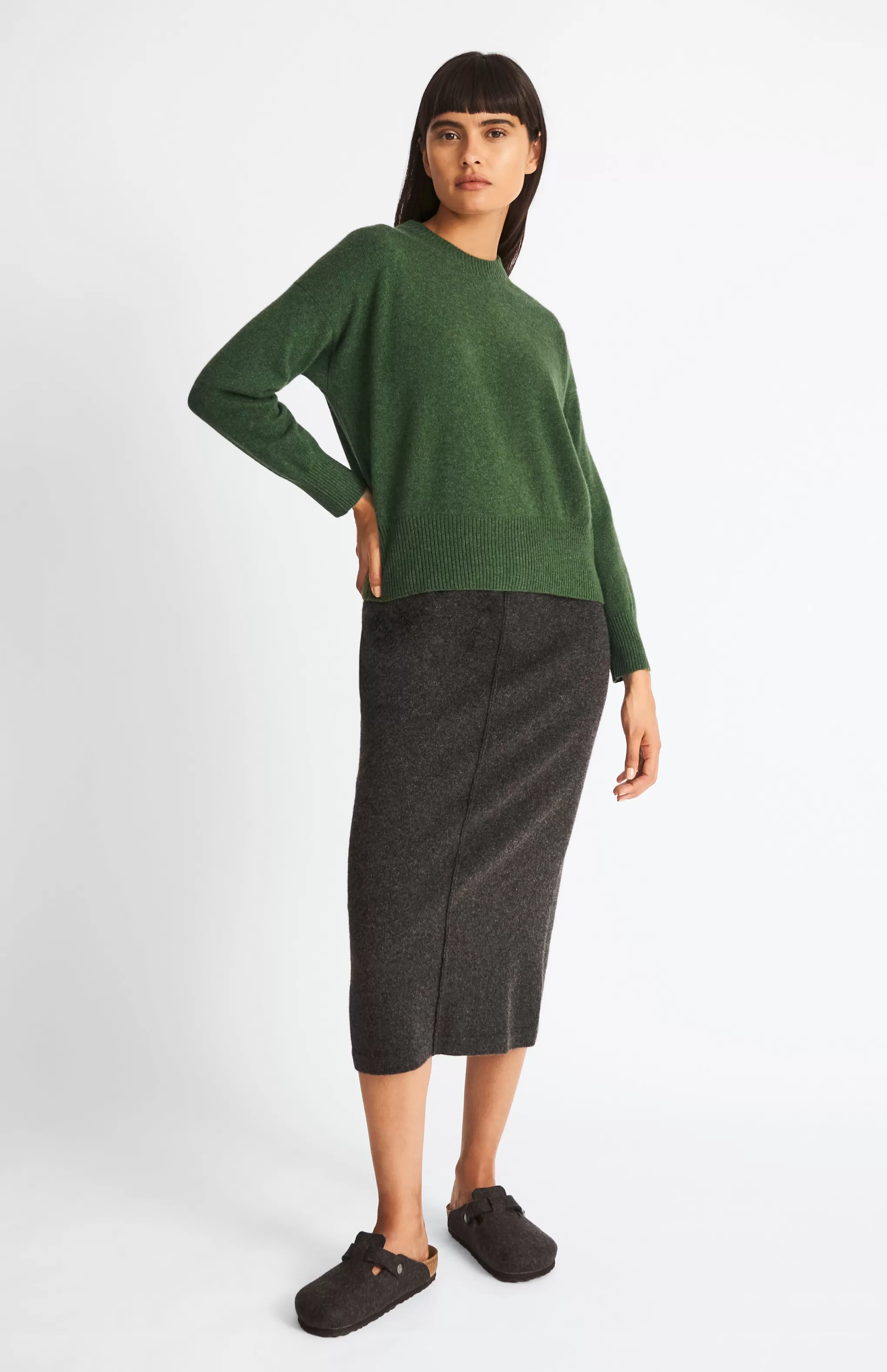 Online Women's Lightweight Round Neck Cashmere Jumper In Moss Green Men/Women Classic Cashmere