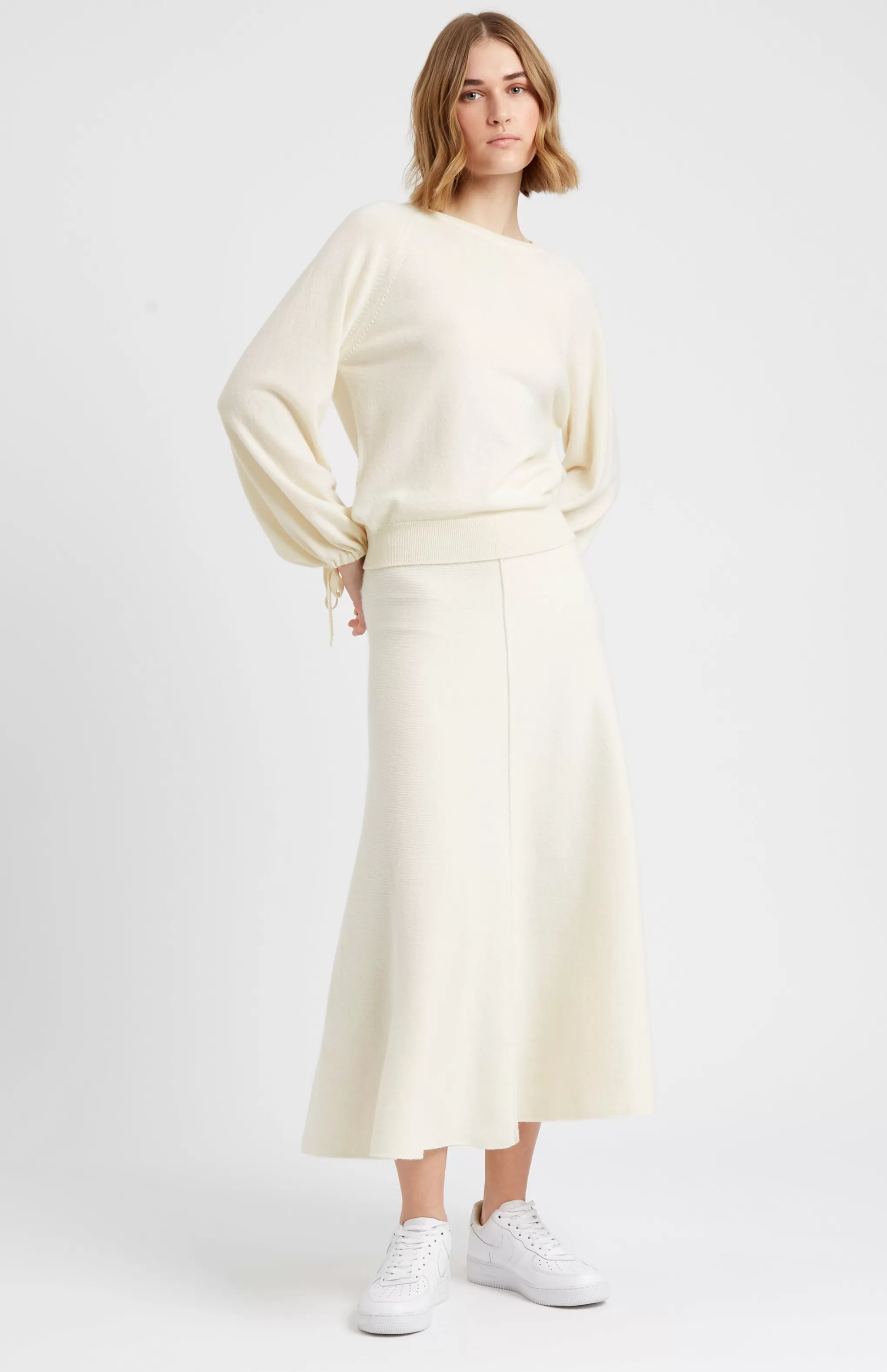 New Women's Lightweight Round Neck Cashmere Jumper In Off White Men/Women Round Neck Knits