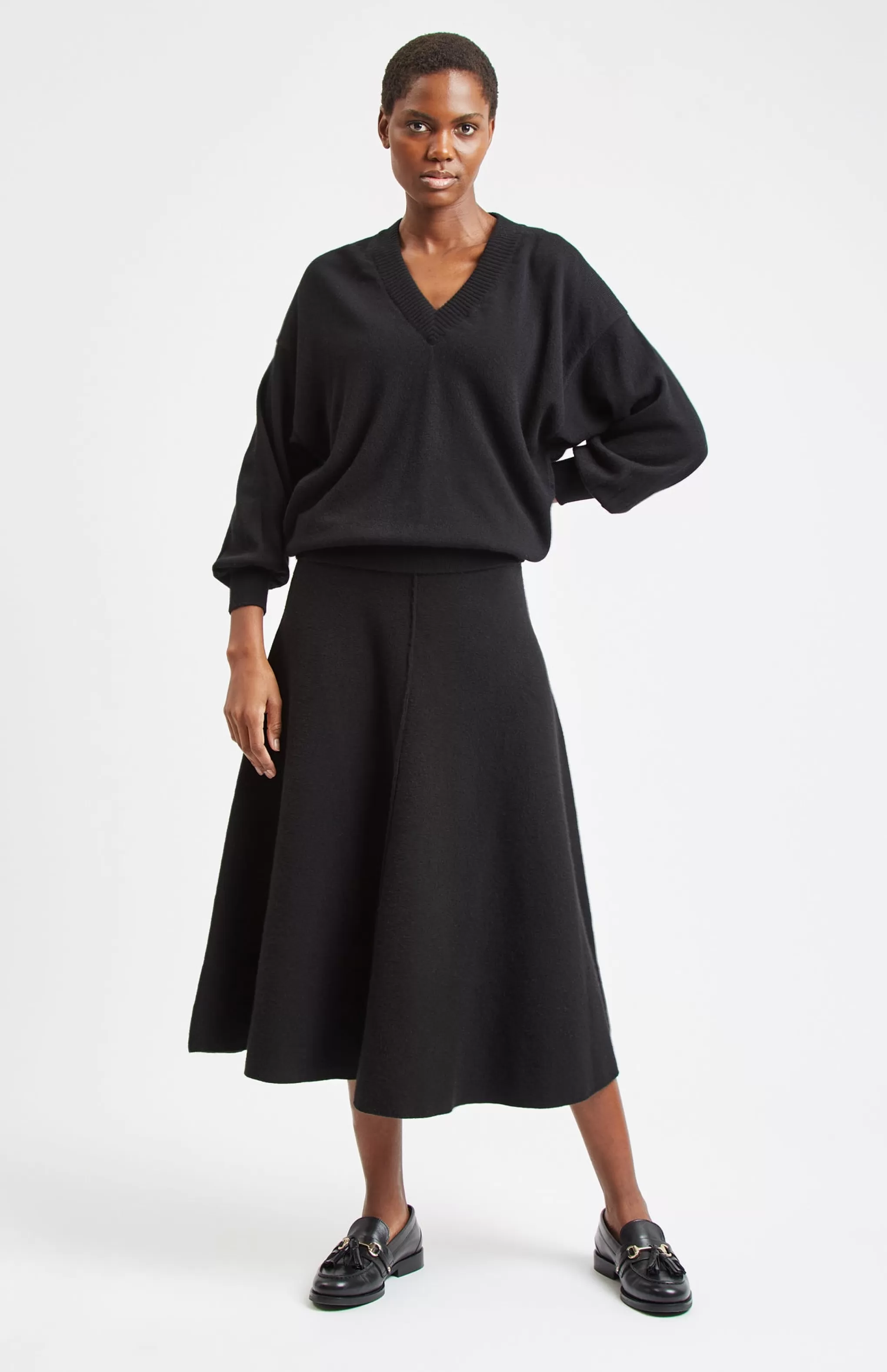 New Women's V Neck Lightweight Cashmere Jumper In Black Men/Women Classic Cashmere